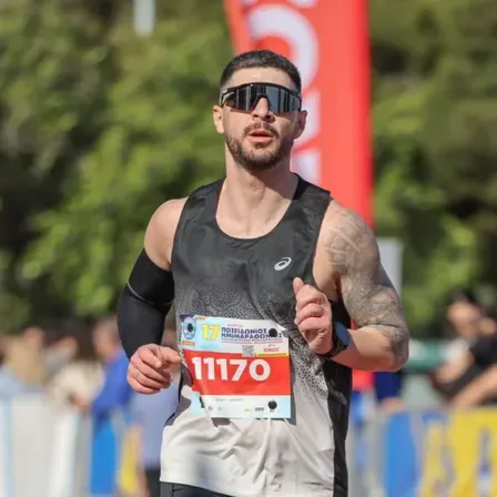 Akis racing a half marathon